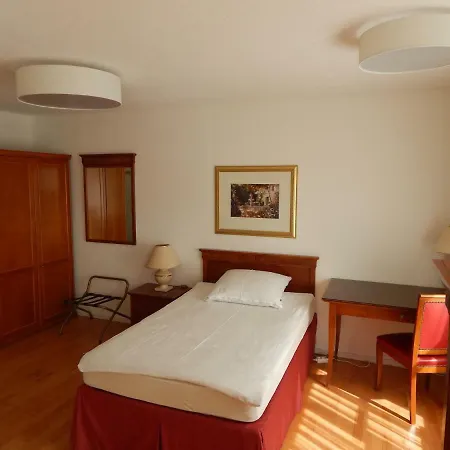 Free - Bei Der Markthalle *